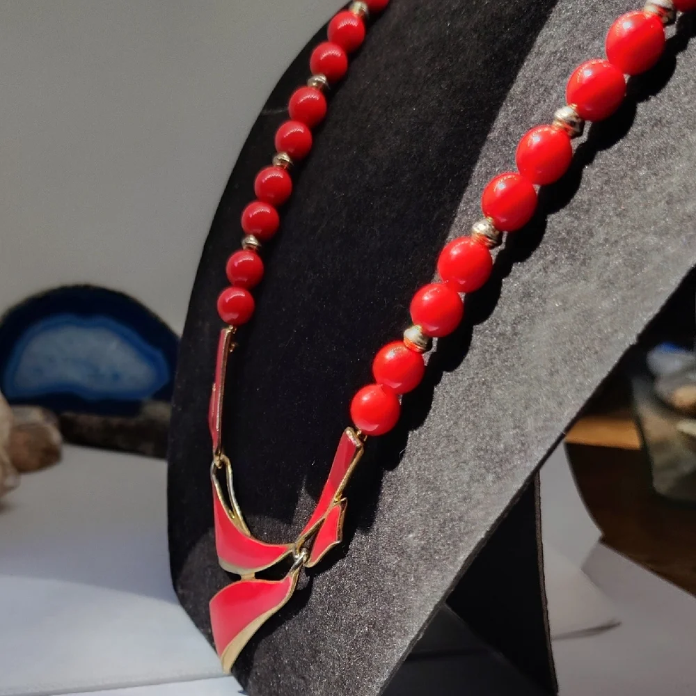 1980s Bold Red and Gold Necklace and Pierced Earring Set - Picture 4 of 10